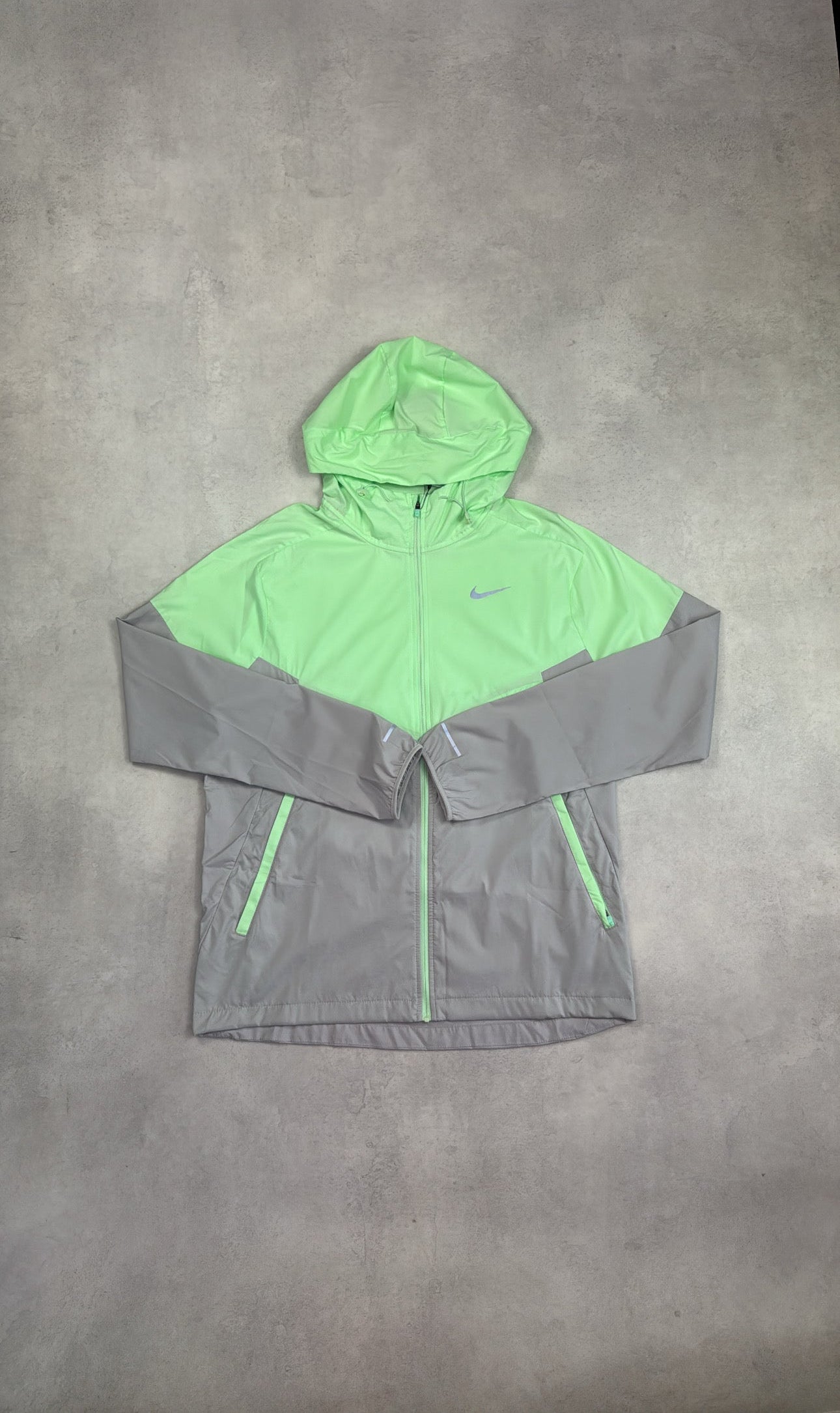 Nike UV Windrunner Vapour Green