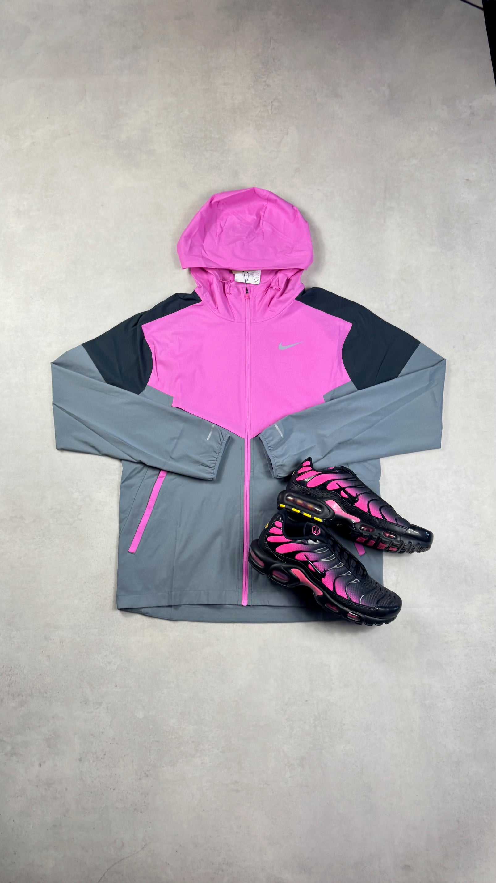 Nike UV Windrunner Playful Pink