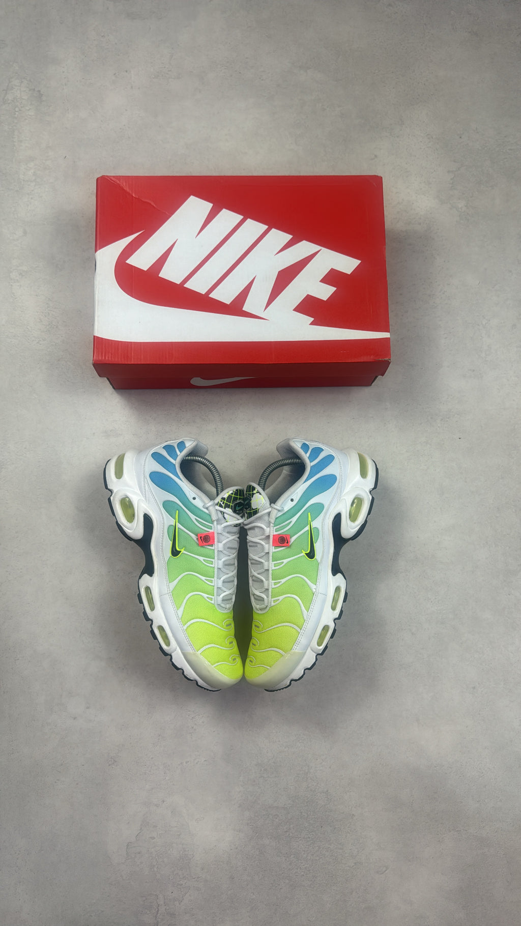 TN Worldwide Green/Blue (Good Condition)