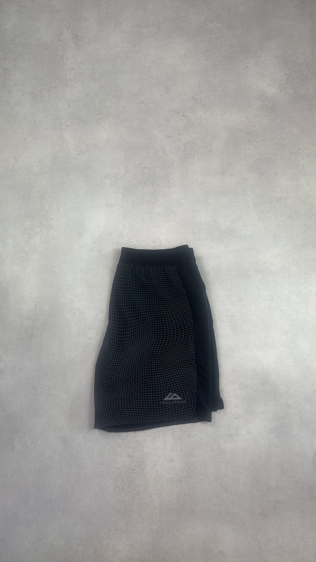 Trailberg Aspect Shorts - Black Grid Reflective
