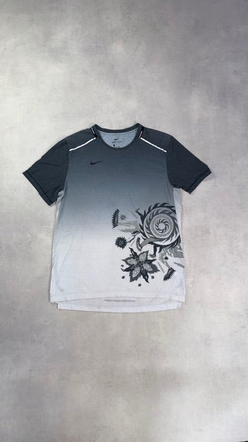 Nike 'Wildrun' Graphic T-Shirt - Grey Gradient